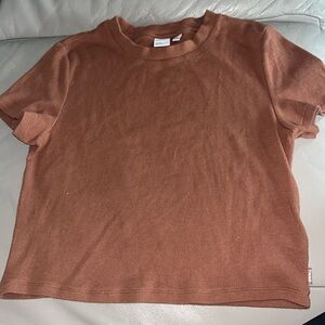 Aritzia Tna tee shirt size L